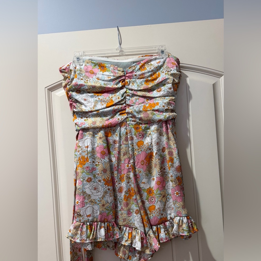 Floral Ruched Dress with Ruffle Hem - Picture 5 of 6